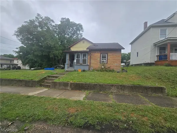 24 Maple Se Avenue, Massillon, OH 44646