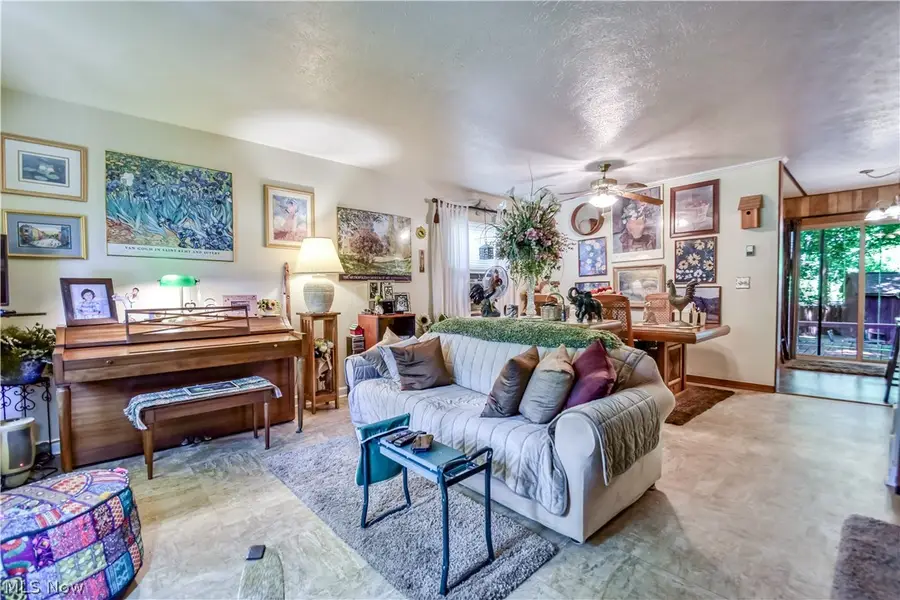 464 Hickory Lane, Painesville, OH 44077 - #3
