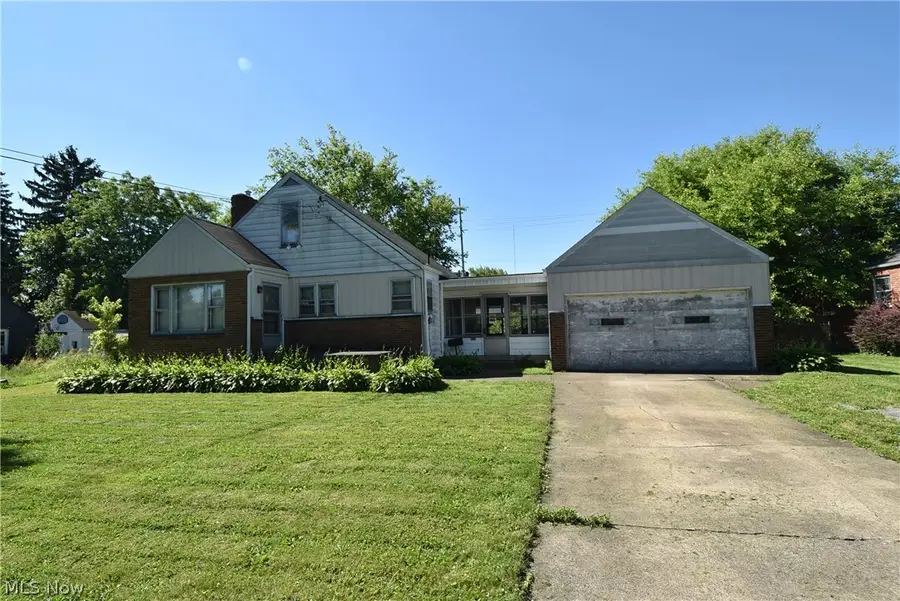 923 E Philadelphia Avenue, Youngstown, OH 44502 - #2