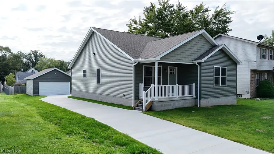 434 8th Street, Struthers, OH 44471 - #2