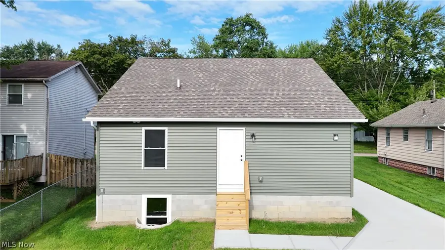 434 8th Street, Struthers, OH 44471 - #3
