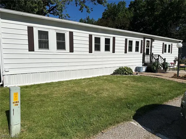 220 Greenbriar #73, Elyria, OH 44035