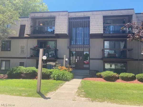 9510 Cove Drive #C3, North Royalton, OH 44133