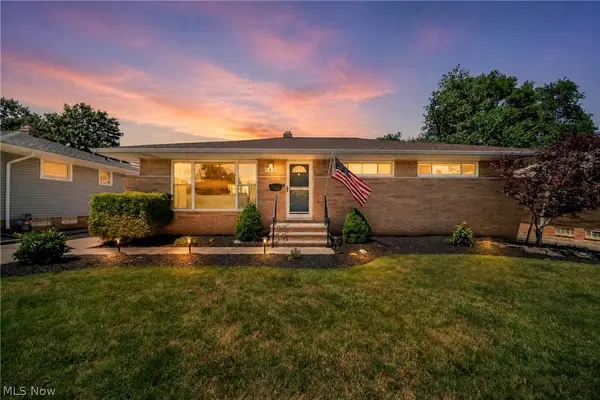 145 E Englewood Drive, Seven Hills, OH 44131