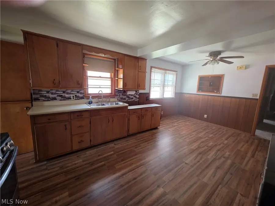 510 W Maplewood Avenue, Struthers, OH 44471 - #2