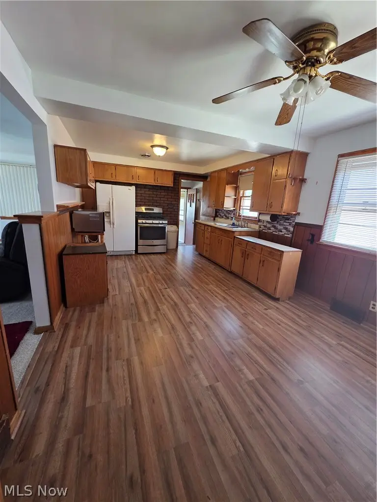 510 W Maplewood Avenue, Struthers, OH 44471 - #3