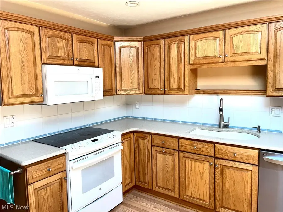 7280 Lancelot Drive, Parma, OH 44134 - #2
