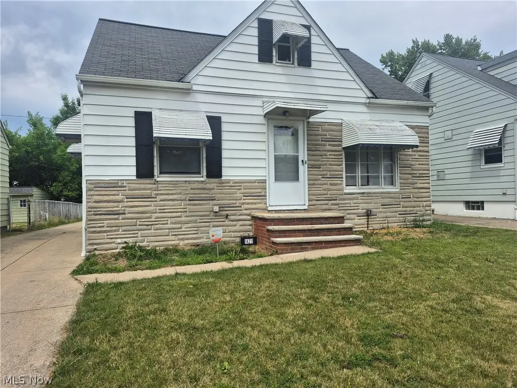 14211 Tabor Avenue, Maple Heights, OH 44137 - #1