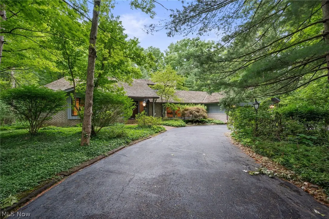 38500 Chagrin Boulevard, Moreland Hills, OH 44022 - #1