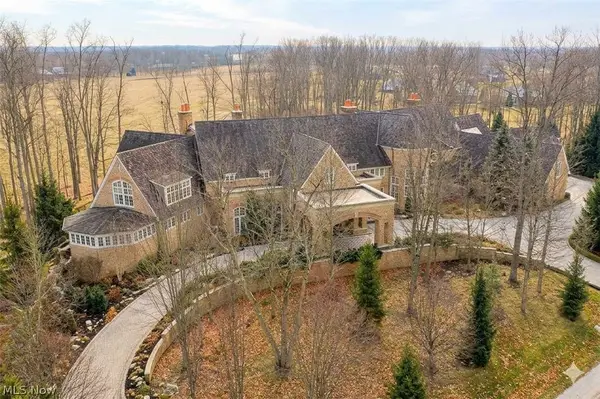545 Bristol Drive, Aurora, OH 44202