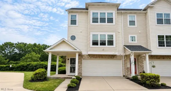 17619 Wildwood Lane, Cleveland, OH 44119