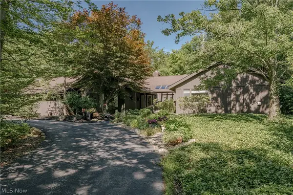 8 Louis Drive, Pepper Pike, OH 44124