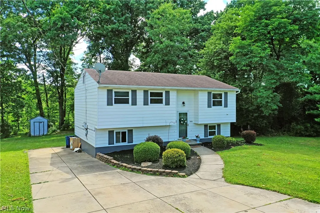 3678 Oakview Drive, Girard, OH 44420 - #1