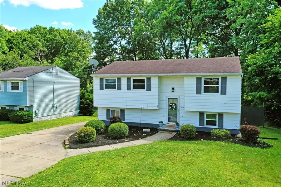 3678 Oakview Drive, Girard, OH 44420 - #2
