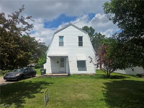 1725 E 290 E Street, Wickliffe, OH 44092