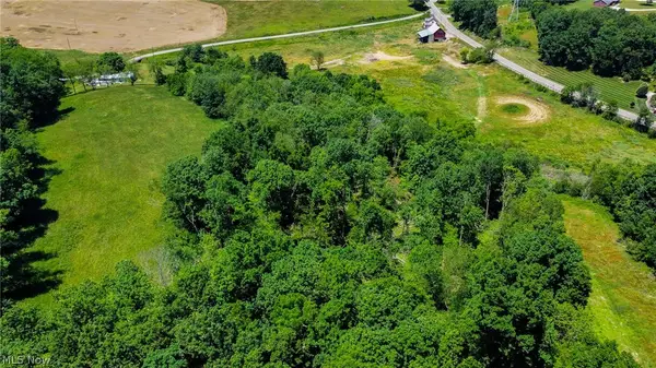 2144 Chase Road, Carrollton, OH 44615