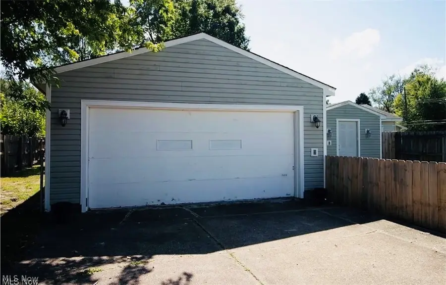 1614 E 49th Street, Ashtabula, OH 44004 - #3