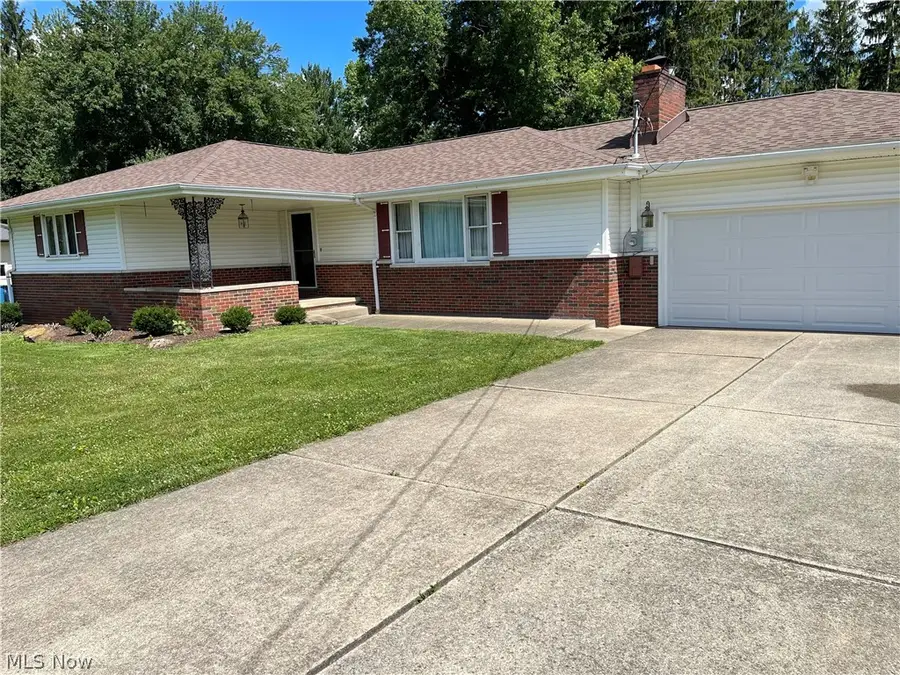 572 Thomas Lane, Girard, OH 44420 - #2