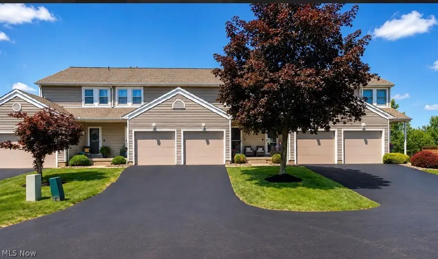 295 Pineview Ne Drive, Warren, OH 44484 - #2
