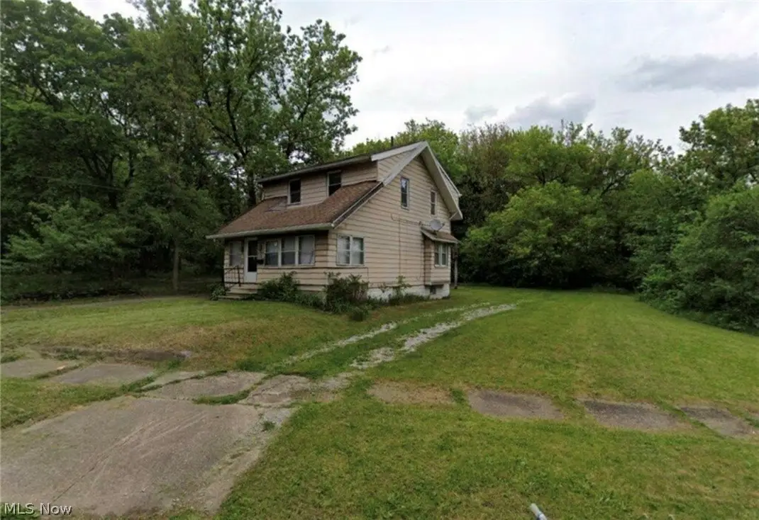 957 Bank Street, Akron, OH 44305 - #1