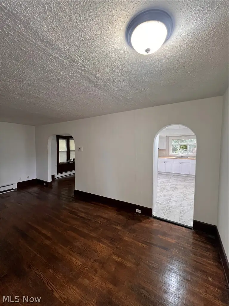 1186 Pondview Avenue, Akron, OH 44305 - #3