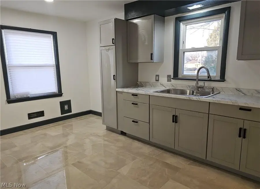 4063 E 148th Street, Cleveland, OH 44128 - #2