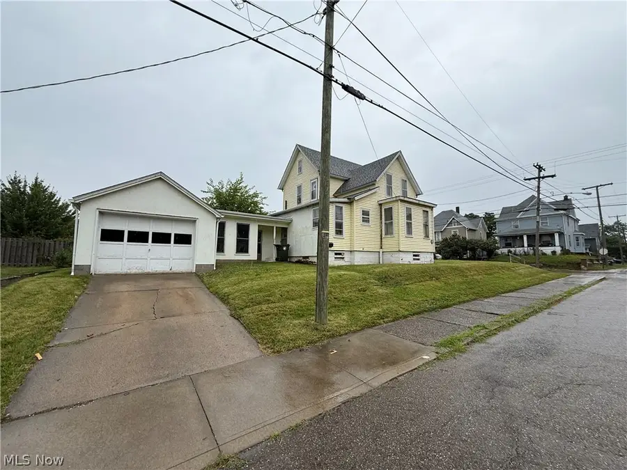 139 Harrison Sw Avenue, Canton, OH 44706 - #2