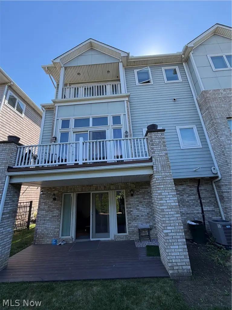 2257 City View Drive, Cleveland, OH 44113 - #2