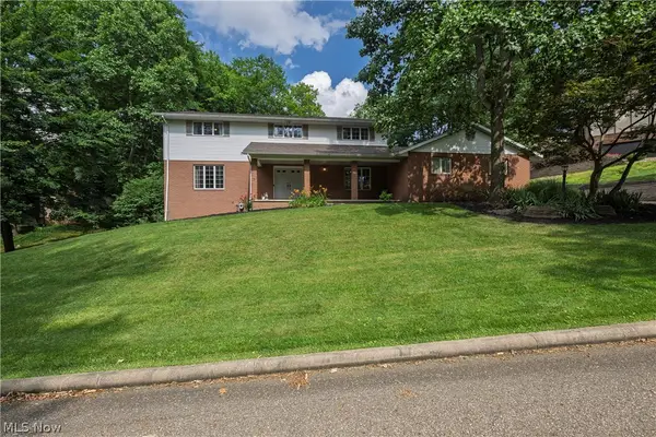 2300 Beechwood Nw Drive, Dover, OH 44622