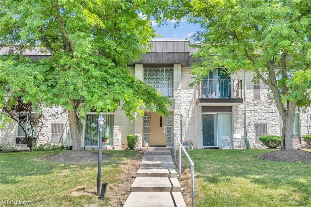 8455 N Akins Road #E-8, North Royalton, OH 44133 - #1