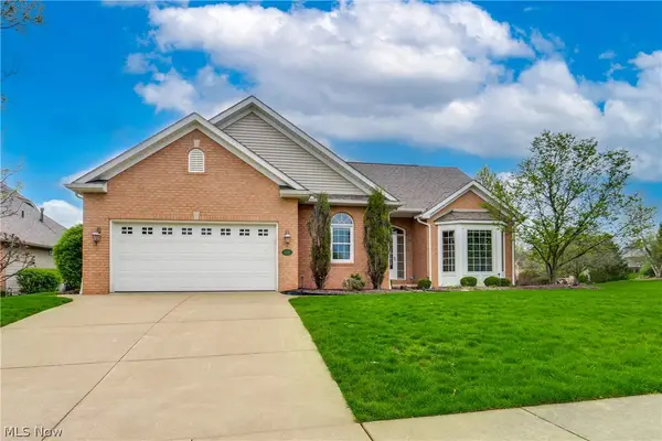 2222 Burberry Nw Street, North Canton, OH 44720