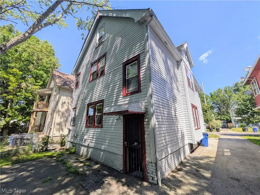11302 Parkview Avenue, Cleveland, OH 44104 - #3