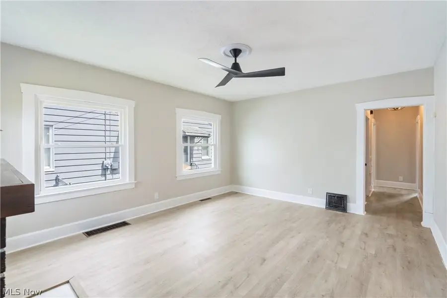 27 Erskine Avenue, Youngstown, OH 44512 - #3