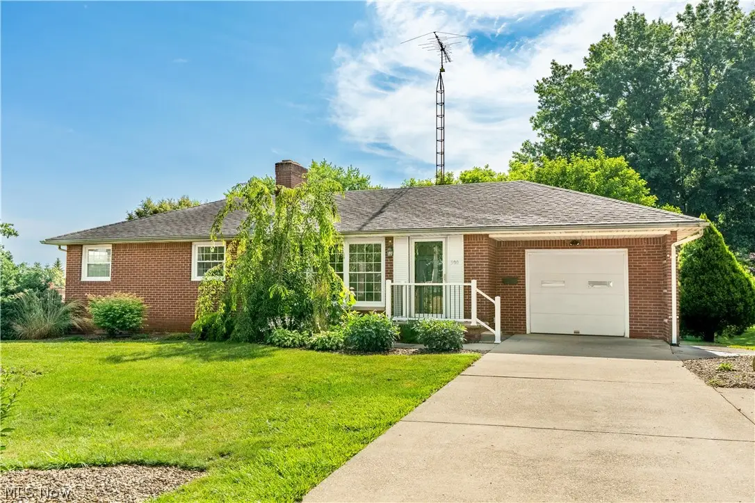 500 N Marion Avenue, Louisville, OH 44641 - #1