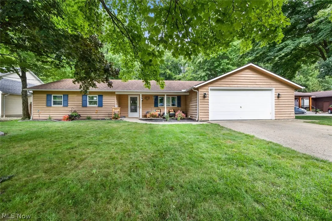 1135 Royal Drive, Amherst, OH 44001 - #1