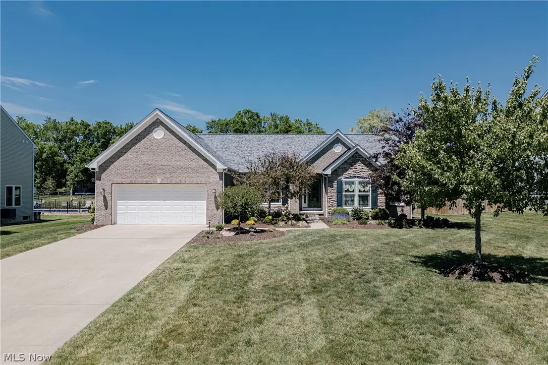 5423 Charleston Drive, Valley City, OH 44280 - #1