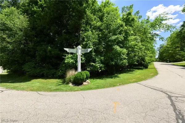 4609 Barnsleigh Drive #47, Akron, OH 44333