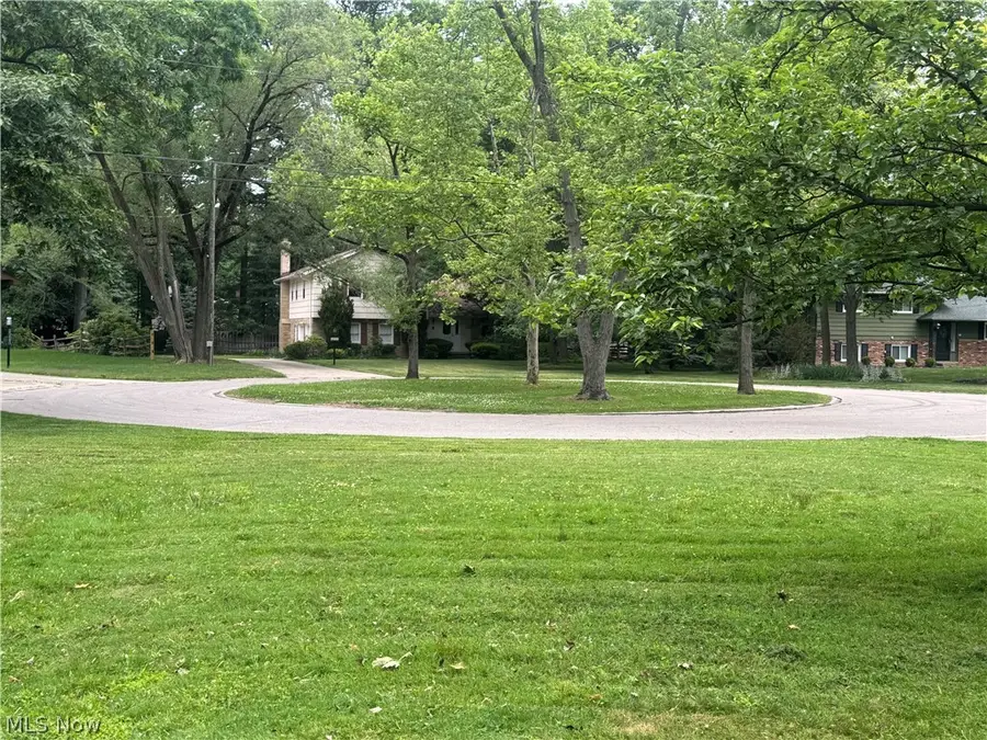 25853 Euclid Chagrin Parkway, Richmond Heights, OH 44143 - #2