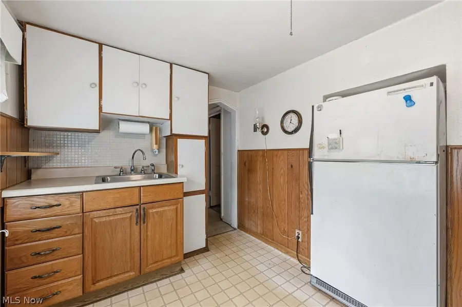 471 Lamson Avenue, Bedford, OH 44146 - #3