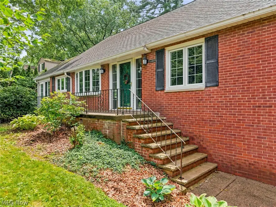 3546 Overhill Nw Drive, Canton, OH 44718 - #3
