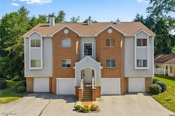 361 Village Pointe Drive #2B, Akron, OH 44313
