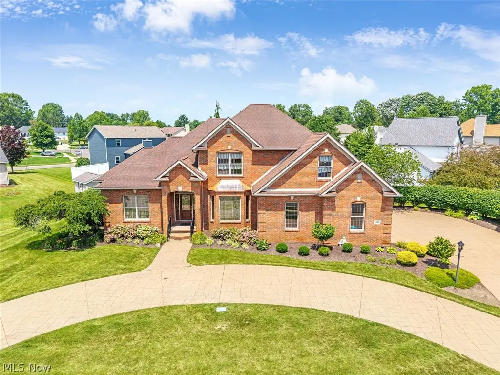 1575 Cornerstone Sw Street, Hartville, OH 44632 - #1