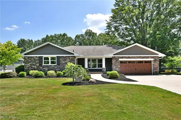 9272 Hillview Ne Drive, Howland, OH 44484