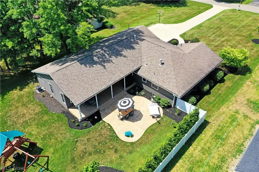 9272 Hillview Ne Drive, Howland, OH 44484 - #3