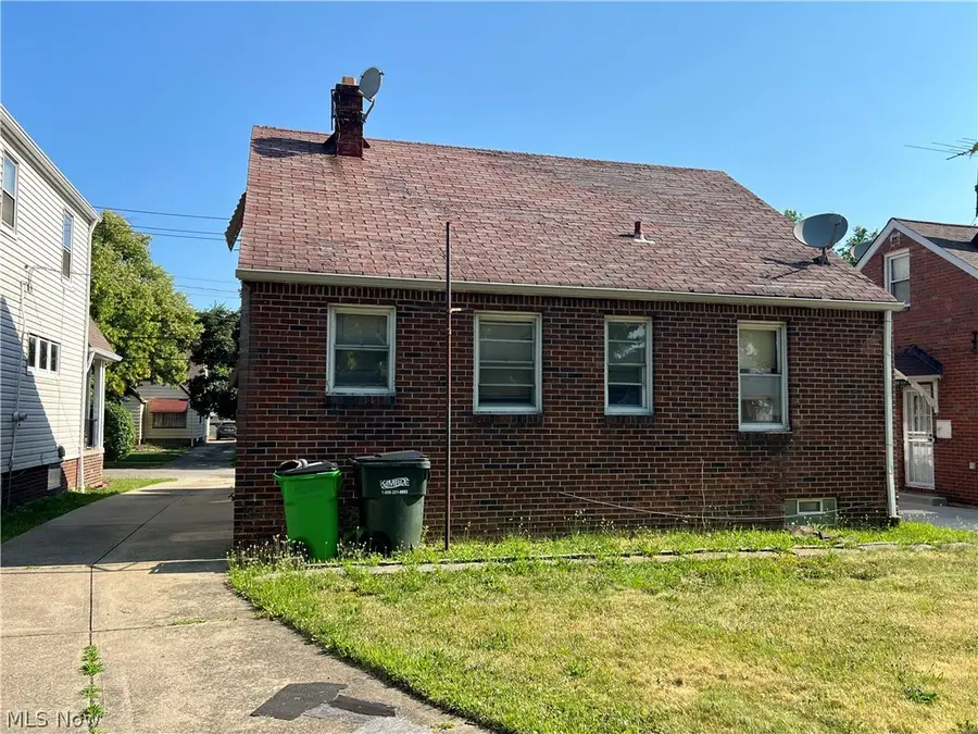 21670 Ivan Avenue, Euclid, OH 44123 - #2