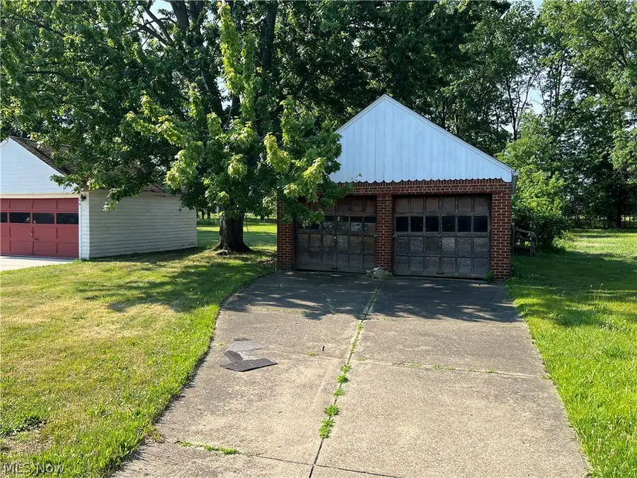 21670 Ivan Avenue, Euclid, OH 44123 - #3
