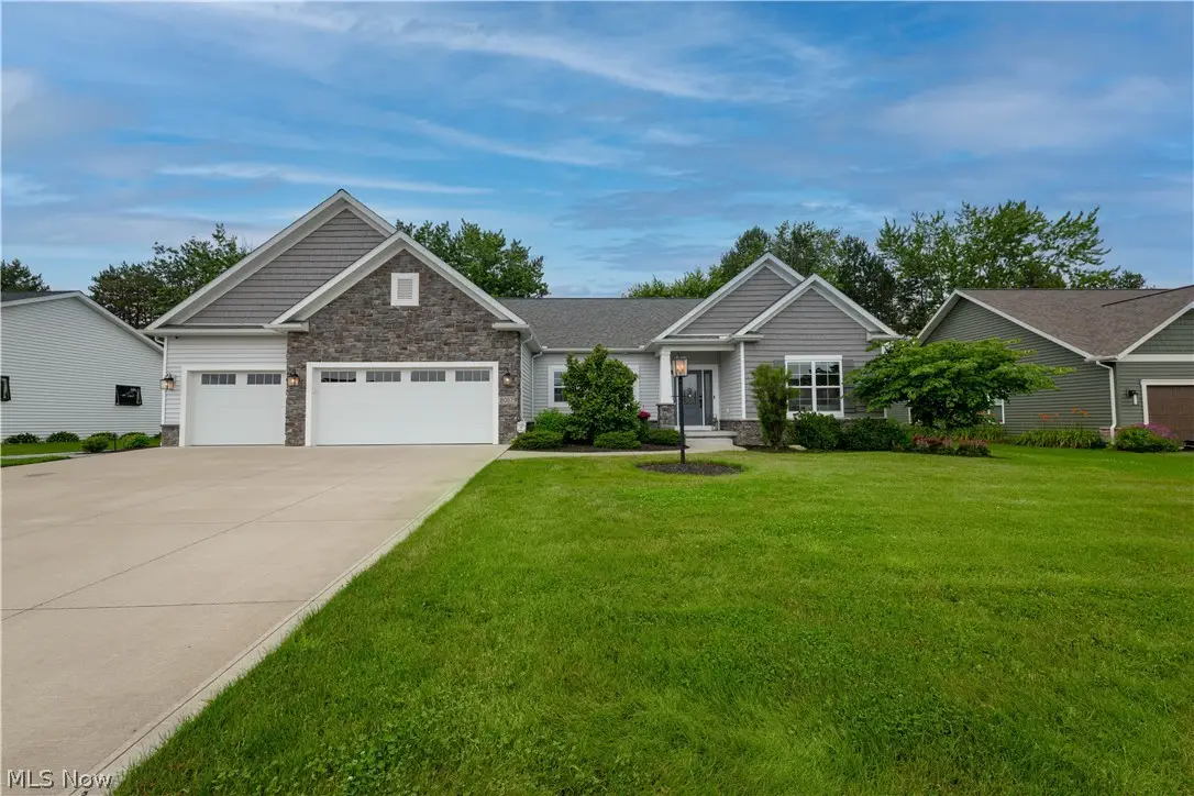 8087 Blue Spruce Nw Circle, North Canton, OH 44720 - #1