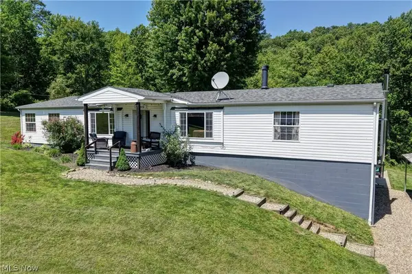 557 Beans Se Road, Sherrodsville, OH 44675