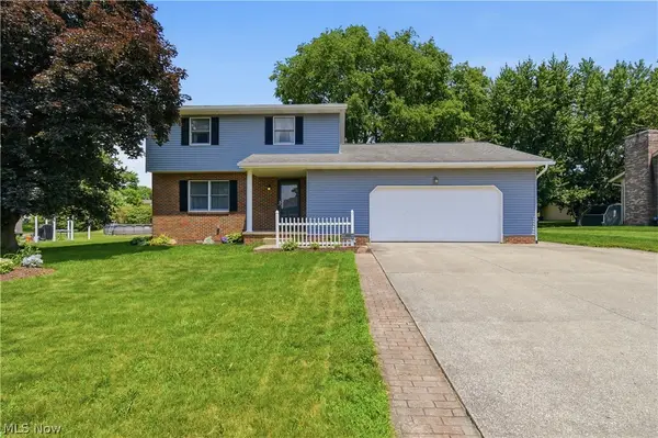 1749 Cove Nw Street, Uniontown, OH 44685