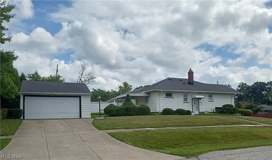 5505 Cumberland Drive, Garfield Heights, OH 44125 - #2